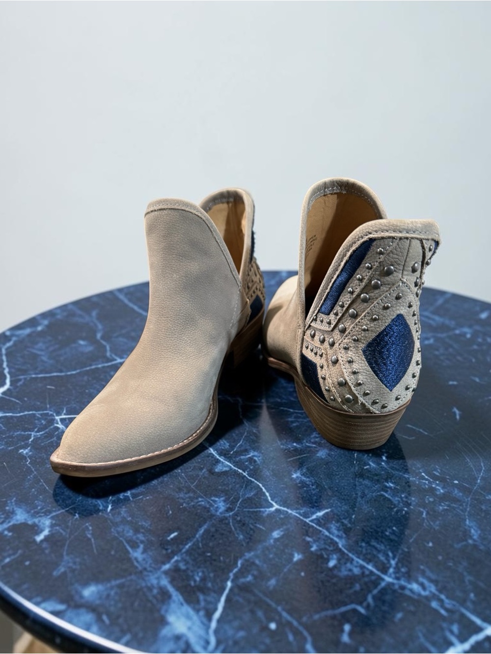 Lucky Blue Diamond Studded Leather Boots SZ 8.5‎